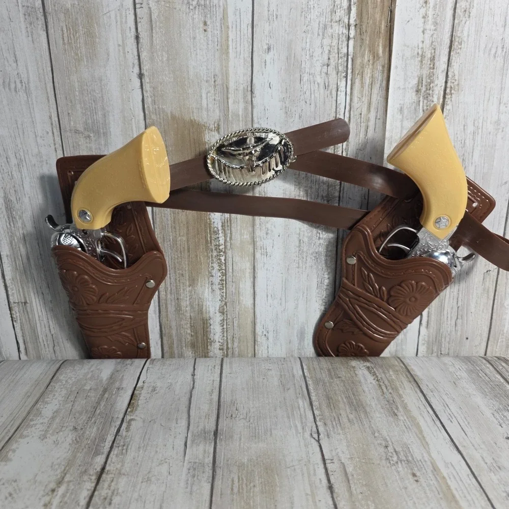 Western Cowboy Toy Pistol Set Dual Holsters Belt Brown Silver Longhorn Buckle